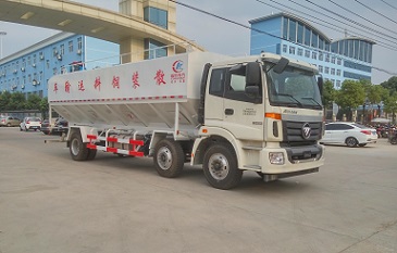 國(guó)五歐曼小三軸散裝飼料運(yùn)輸車(chē)