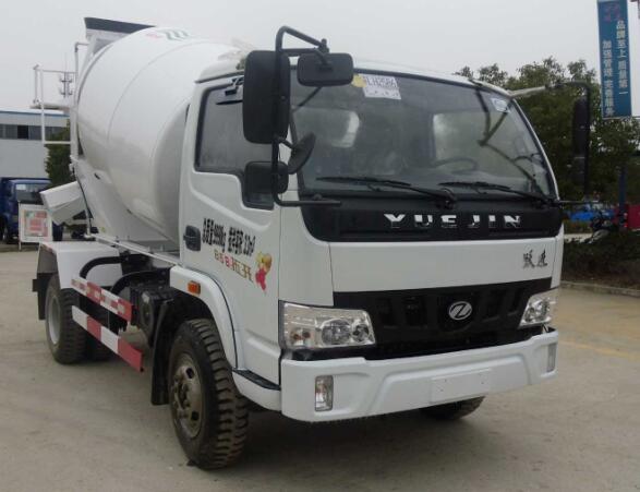 躍進(jìn)牌混凝土攪拌運(yùn)輸車