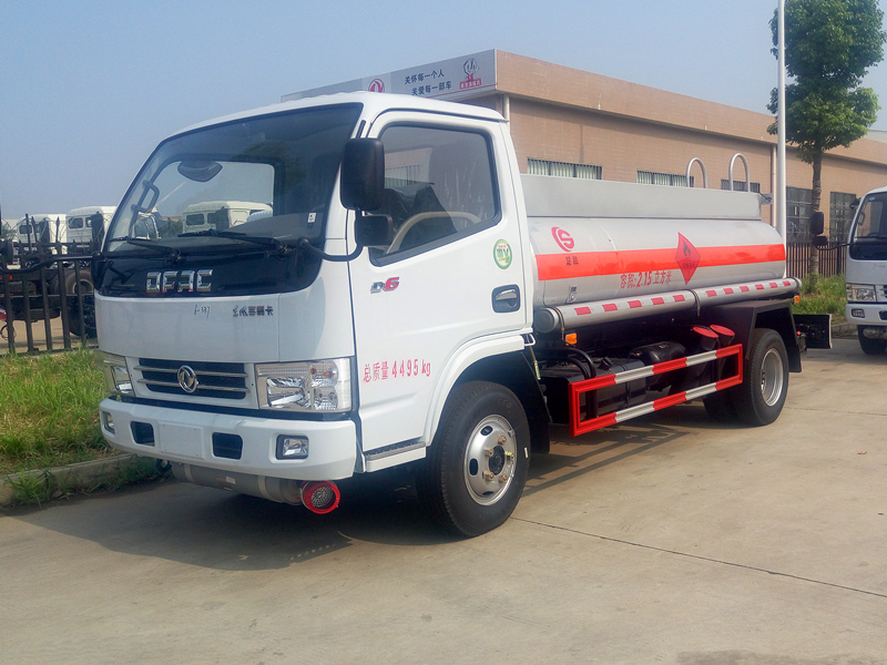 東風(fēng)多利卡2噸加油車(chē)