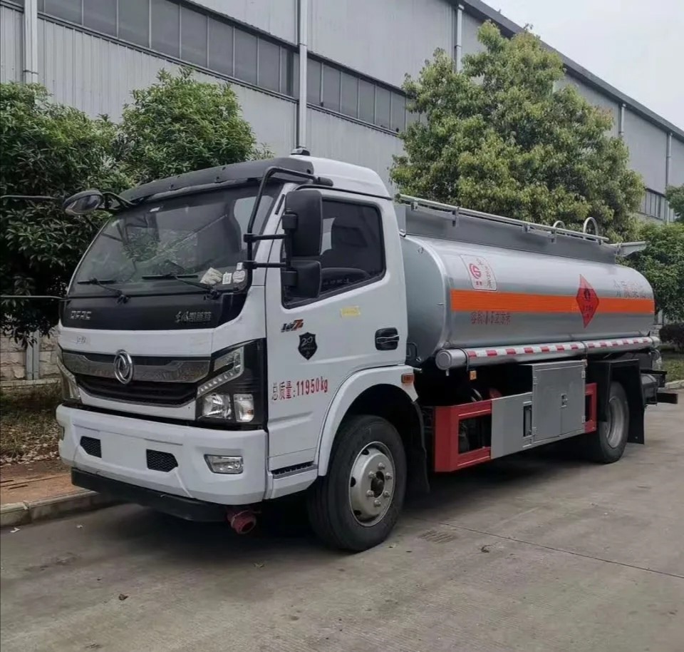 東風(fēng)國(guó)六7噸加油車(chē)