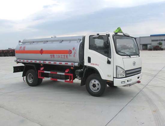 解放輕卡5噸油罐車