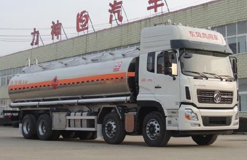國(guó)五東風(fēng)天龍油罐車圖片 國(guó)五東風(fēng)天龍油罐車圖片