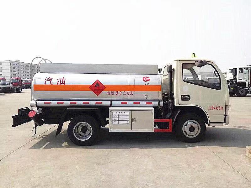 東風(fēng)小多利卡2.15方藍(lán)牌加油車（2噸油罐車）15897613868