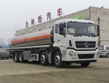 國(guó)六東風(fēng)天龍前四后八鋁合金油罐車圖片